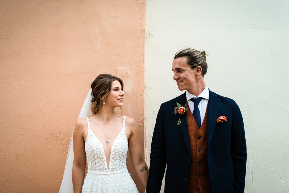 Image by <a class="text-p3" href="https://lisaandneil.co.uk" target="_blank">Lisa & Neil Wedding Photography</a>.