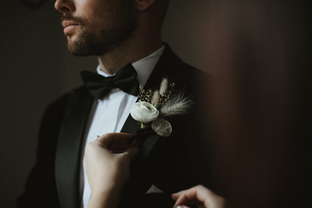 Image by <a class="text-p3" href="https://ashpowell.com" target="_blank">Ash Powell Photography</a>.