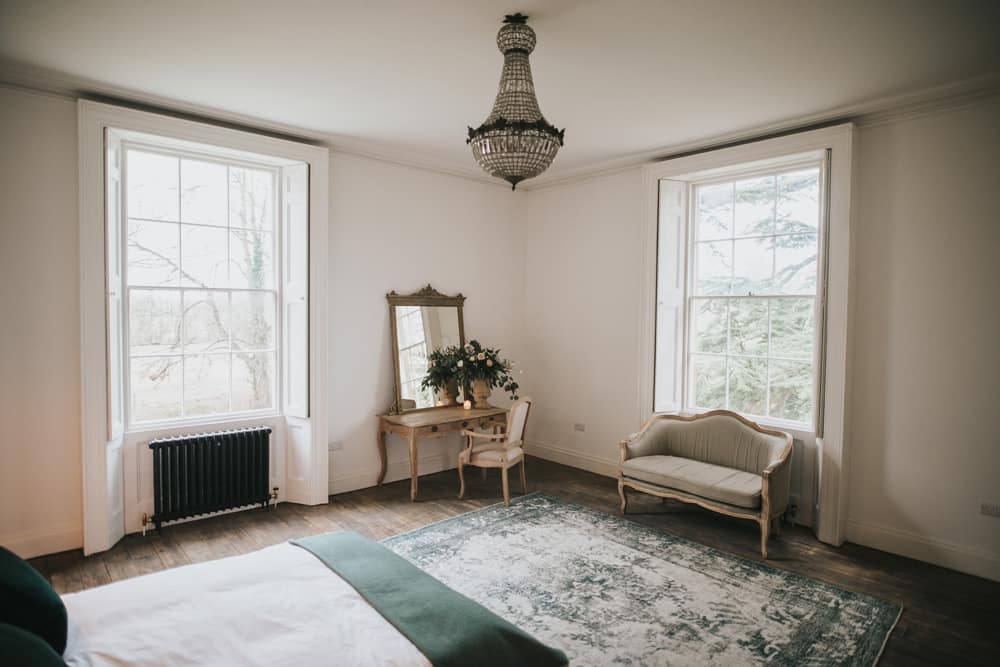 Image by <a class="text-p3" href="http://www.henrylowtherphotographer.co.uk" target="_blank">Henry Lowther Photography</a> at Aswarby Rectory.