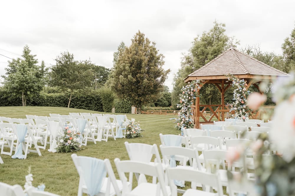 Image by <a class="text-p3" href="https://www.photographybyamielouise.com" target="_blank">Photography by Amie Louise</a>.