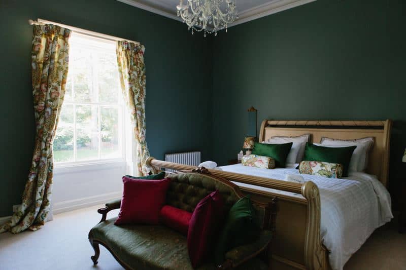 Image by <a class="text-p3" href="http://www.jadeosbornephotography.com" target="_blank">Jade Osborne Photography</a>.
