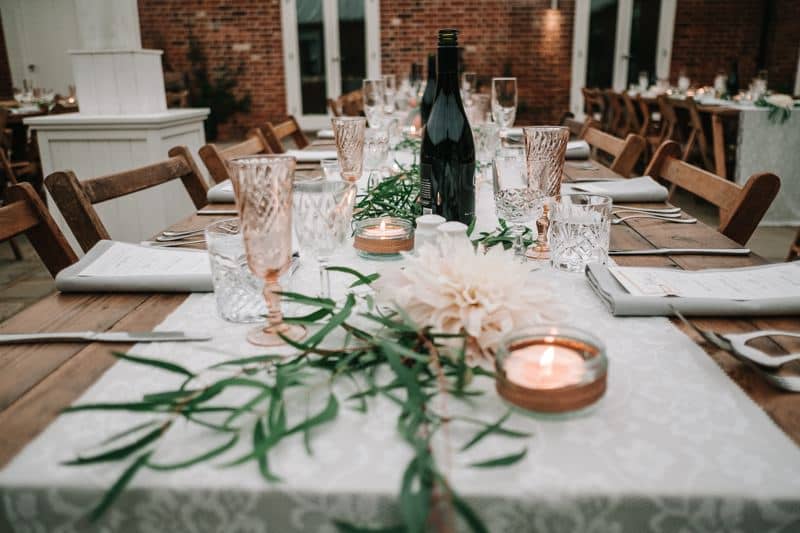 Image by <a class="text-p3" href="http://jasonmarkharris.com" target="_blank">Jason Mark Harris Wedding Photography</a>.