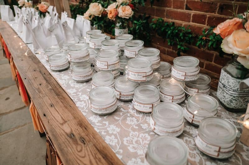 Image by <a class="text-p3" href="http://jasonmarkharris.com" target="_blank">Jason Mark Harris Wedding Photography</a>.
