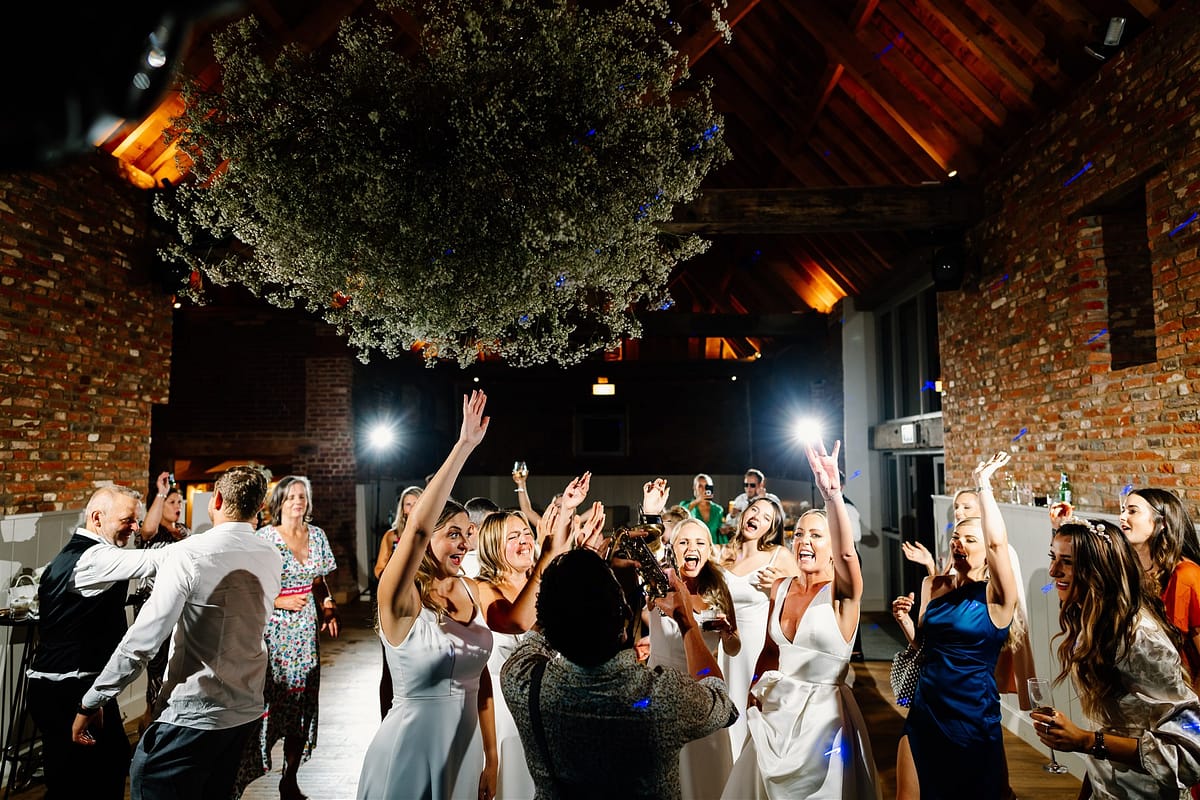 Image by <a class="text-p3" href="http://www.andydavison.com" target="_blank">Andy Davison Photography</a>.