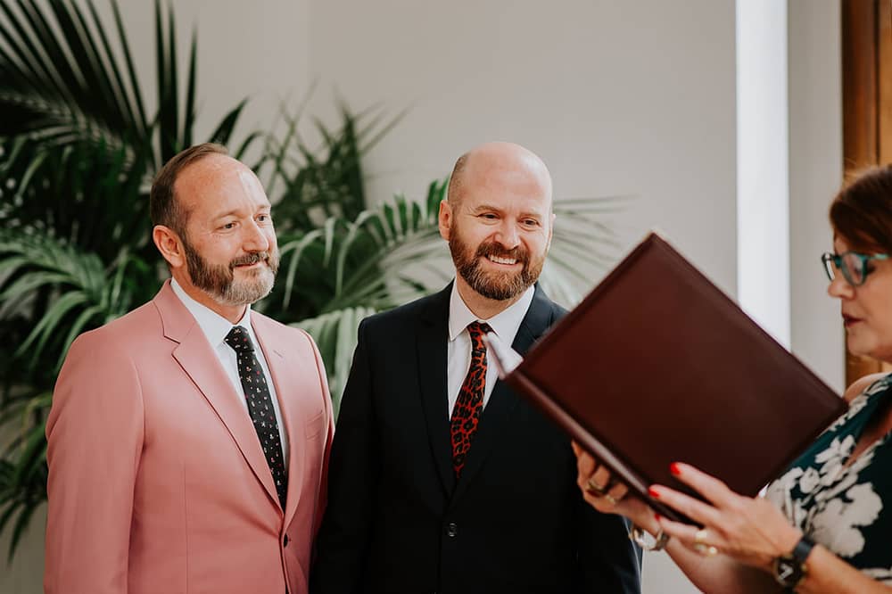 Image by <a class="text-p3" href="http://www.michellecordnerphotography.com" target="_blank">Michelle Cordner Photography</a> | Celebrant <a class="text-p3" href="https://julielanecelebrant.co.uk/" target="_blank">Julie Lane Celebrant</a>.