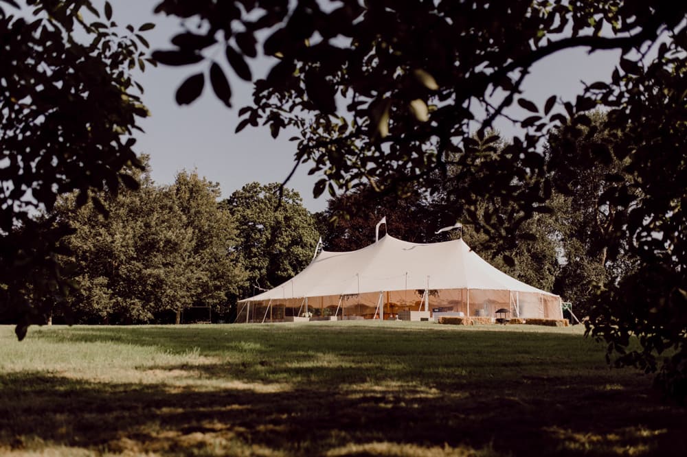 Image by <a class="text-p3" href="http://www.joshgooding.co.uk" target="_blank">Josh Gooding Photography</a> at Ebrington Manor.