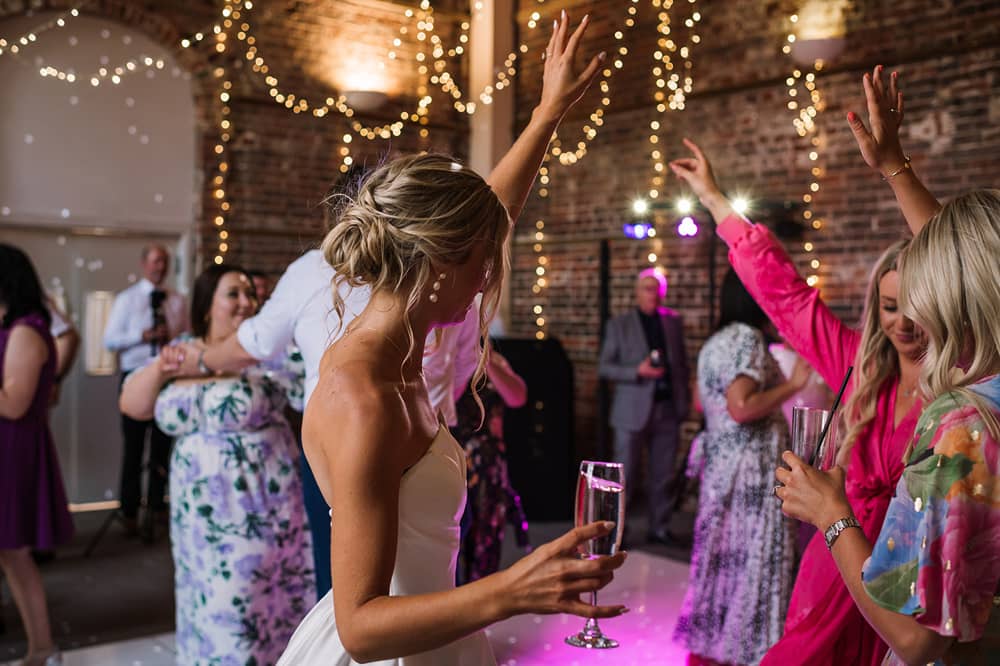 Image by <a class="text-p3" href="https://www.rachelizabethphotography.co.uk" target="_blank">Rachel Elizabeth Photography</a>.