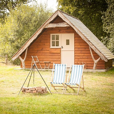 east-sussex-wedding-venue-swallowtail-hill-marquee-wedding-venue-glamping-coco-wedding-venues-feature-2
