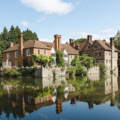 worcestershire-wedding-venue-birtsmorton-court-coco-wedding-venues-weddings-by-nicola-and-glen-feature