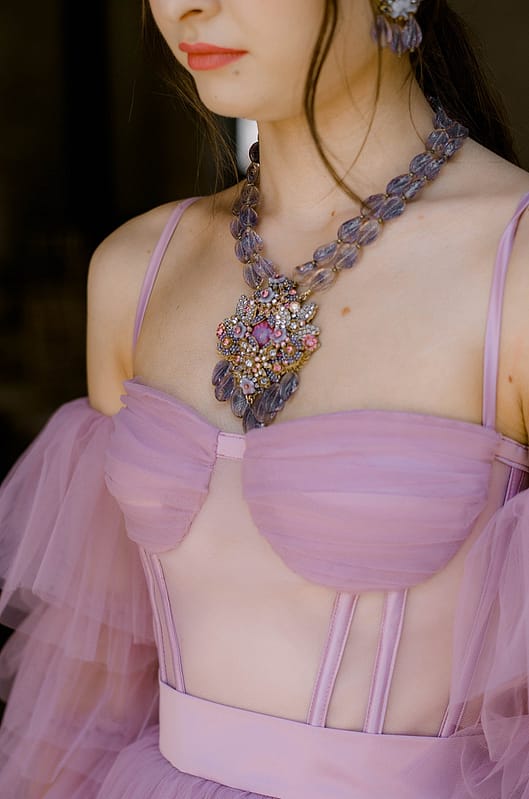 Image by <a class="text-p3" href="http://emmyloukelly.com" target="_blank">Vanitas Life</a>.