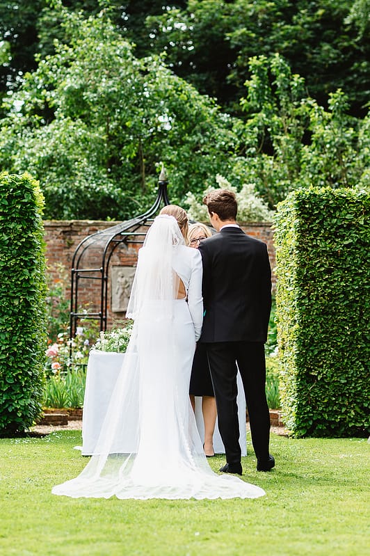 Image by <a class="text-p3" href="http://fionasweddingphotography.co.uk" target="_blank">Fiona Kelly Photography</a>.