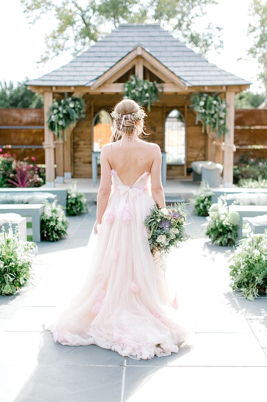 Image by <a class="text-p3" href="https://www.helencawte.com" target="_blank">Helen Cawte Photography</a>.
