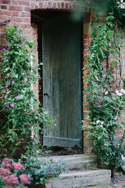 Image by <a class="text-p3" href="http://www.jadeosbornephotography.com" target="_blank">Jade Osborne Photography</a>.