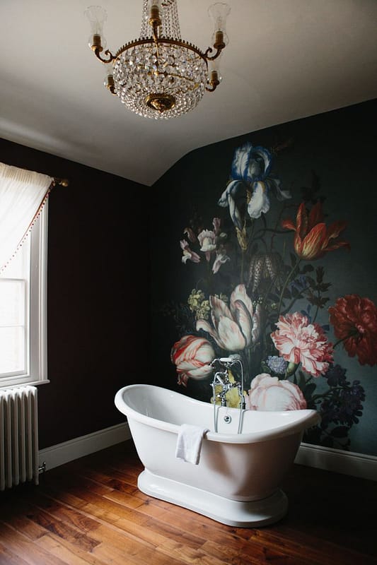 Image by <a class="text-p3" href="http://www.jadeosbornephotography.com" target="_blank">Jade Osborne Photography</a>.
