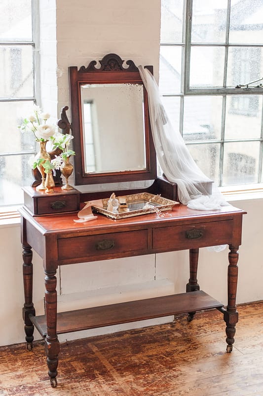 Image by <a class="text-p3" href="http://helenwarner.co.uk" target="_blank">Helen Warner Photography</a>.