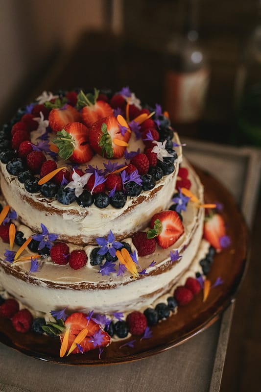 Image by <a class="text-p3" href="https://www.helenliskphotography.co.uk" target="_blank">Helen Lisk Photography</a>.