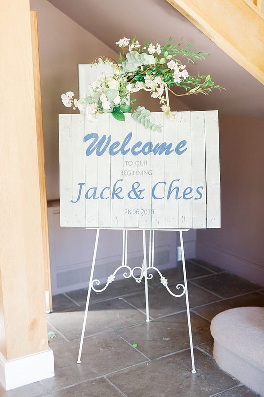 Image by <a class="text-p3" href="http://www.whitestagweddings.com" target="_blank">White Stag Wedding Photography</a>.
