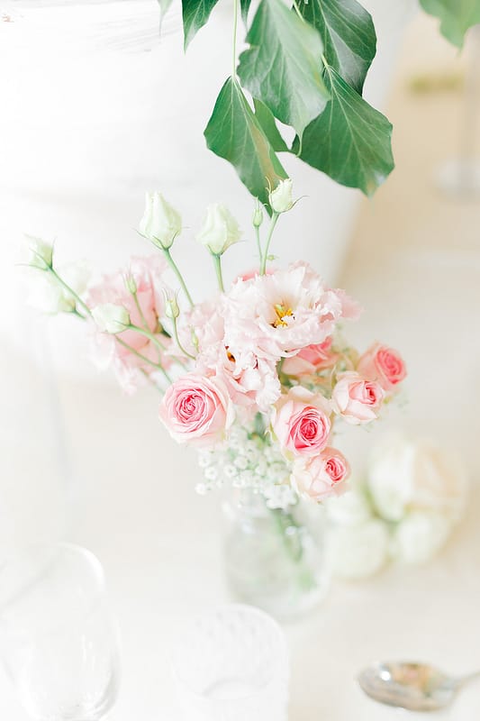 Image by <a class="text-p3" href="http://www.whitestagweddings.com" target="_blank">White Stag Wedding Photography</a>.