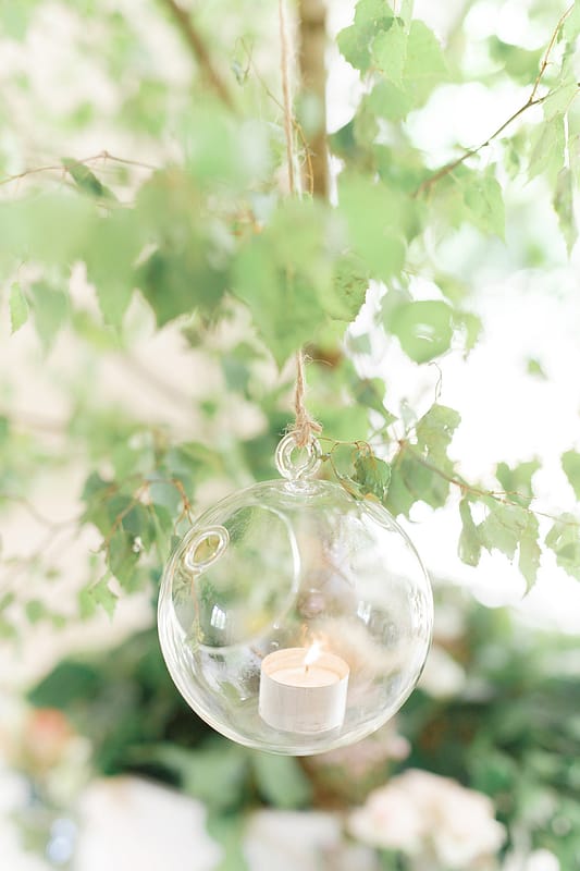 Image by <a class="text-p3" href="http://www.whitestagweddings.com" target="_blank">White Stag Wedding Photography</a>.