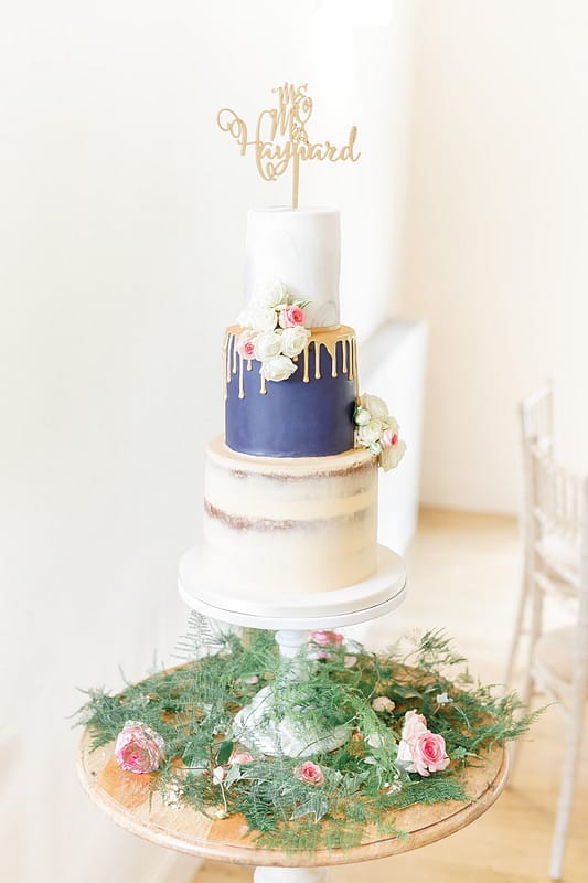 Image by <a class="text-p3" href="http://www.whitestagweddings.com" target="_blank">White Stag Wedding Photography</a>.