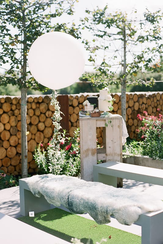Image by <a class="text-p3" href="https://www.helencawte.com" target="_blank">Helen Cawte Photography</a>.