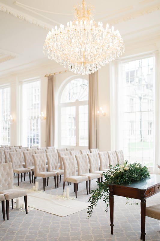 Image by <a class="text-p3" href="http://www.whitestagweddings.com" target="_blank">White Stag Wedding Photography</a>.