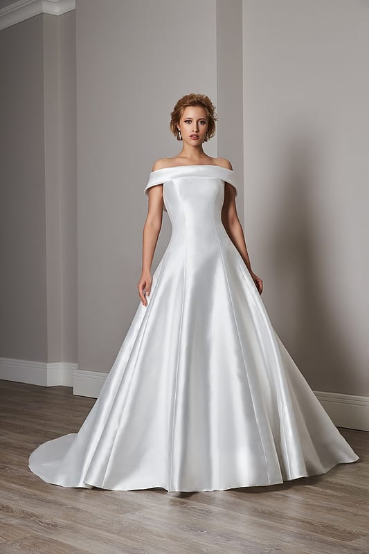 Image courtesy of <a class="text-p3" href="https://sassiholford.com" target="_blank">Sassi Holford</a>.