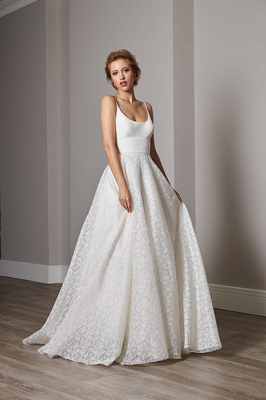 Image courtesy of <a class="text-p3" href="https://sassiholford.com" target="_blank">Sassi Holford</a>.