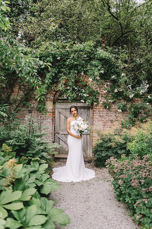 Image by <a class="text-p3" href="https://www.luciewatsonphotography.com" target="_blank">Lucie Watson Photography</a>.