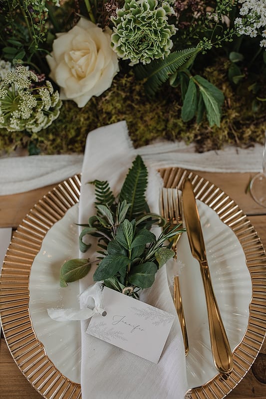 Image by <a class="text-p3" href="https://www.esmesaville.com/" target="_blank">Esme Saville Photography</a>.