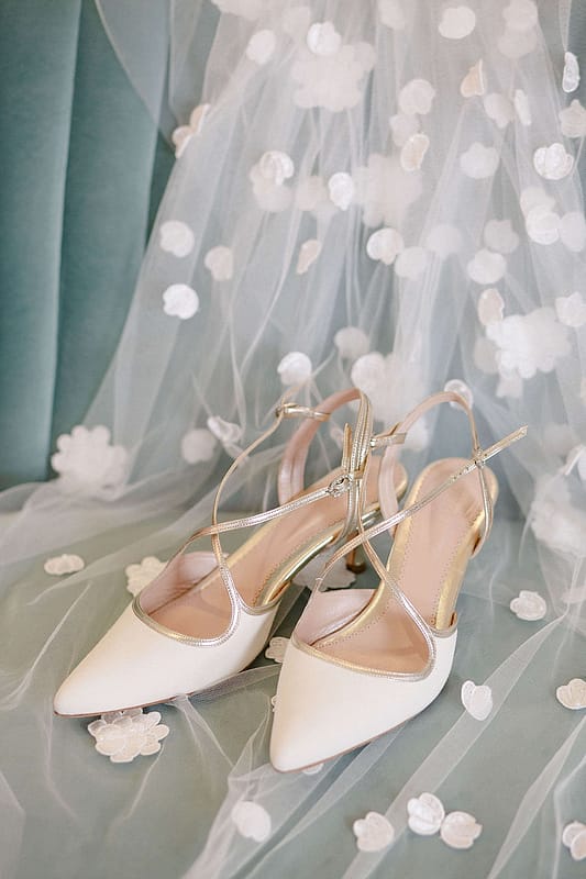 Image by <a class="text-p3" href="https://www.clairegraham.co" target="_blank">Claire Graham Photography</a>.