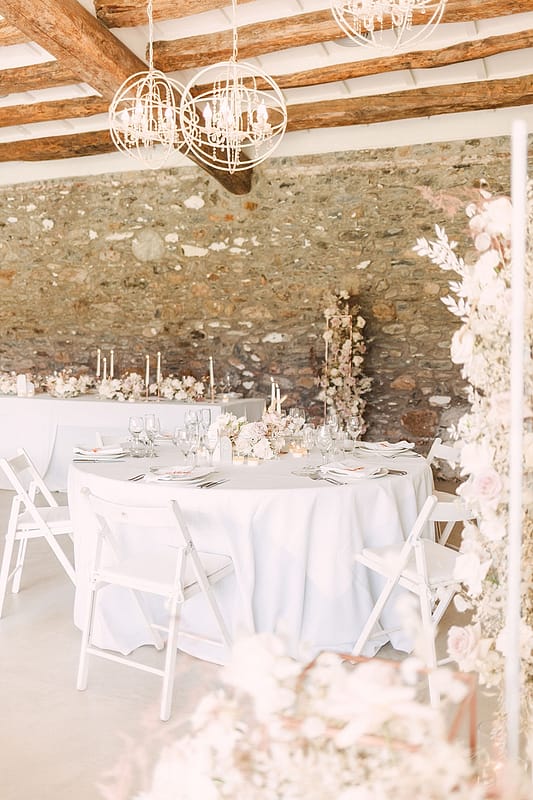 Image by <a class="text-p3" href="http://christinasarah.com" target="_blank">Christina Sarah Photography</a>.