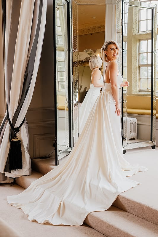 Image by <a class="text-p3" href="https://www.jennakathleen.com" target="_blank">Jenna Kathleen Photography</a>.