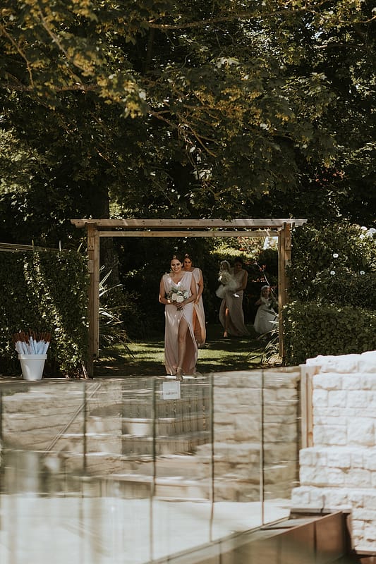 Image by <a class="text-p3" href="https://lauradeanphotography.com" target="_blank">Laura Dean Photography</a>.