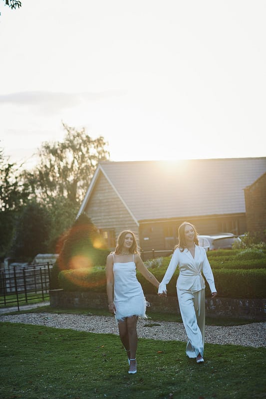 Image by <a class="text-p3" href="https://www.leoweddings.com" target="_blank">Leo Weddings</a>.