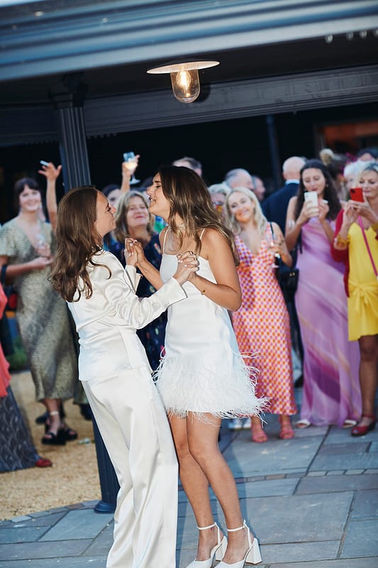 Image by <a class="text-p3" href="https://www.leoweddings.com" target="_blank">Leo Weddings</a>.