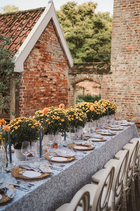 Image by <a class="text-p3" href="https://emilytylerphotography.com" target="_blank">Emily Tyler Photography</a>.