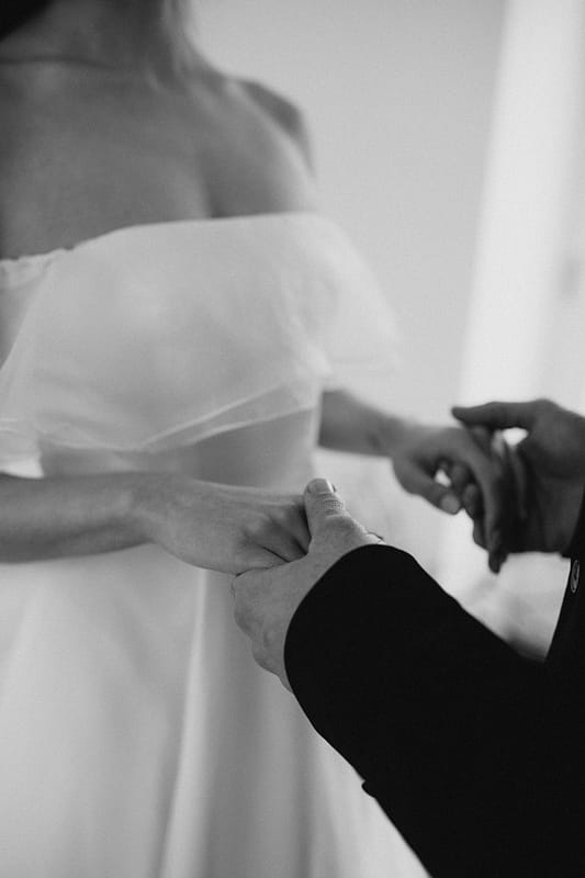 Image by <a class="text-p3" href="https://ashpowell.com" target="_blank">Ash Powell Photography</a>.