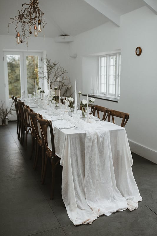 Image by <a class="text-p3" href="https://ashpowell.com" target="_blank">Ash Powell Photography</a>.