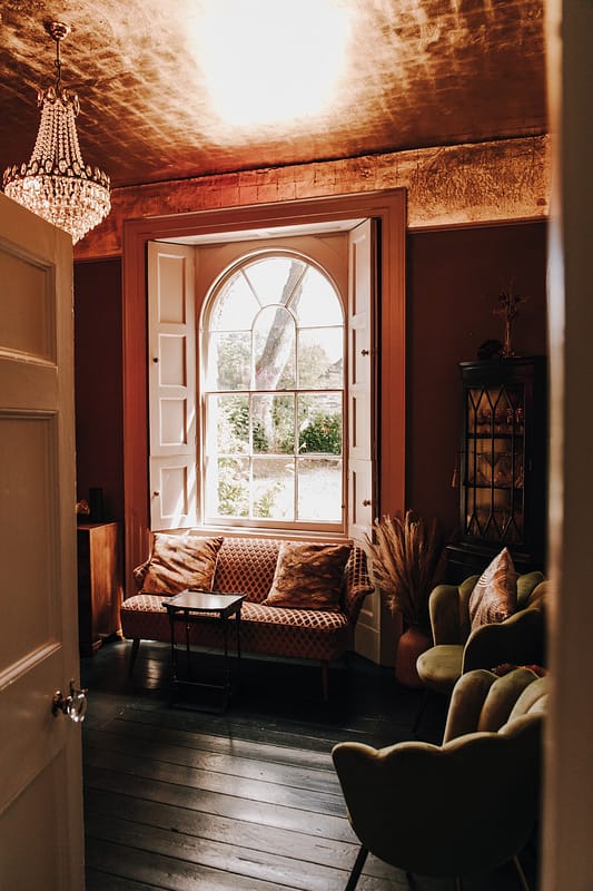 Image by <a class="text-p3" href="https://www.katiegoffphotography.com" target="_blank">Katie Goff Photography</a>.