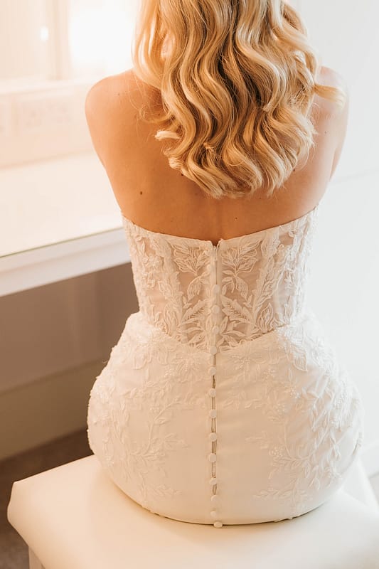Image by <a class="text-p3" href="https://www.photographybyamielouise.com" target="_blank">Photography by Amie Louise</a>.