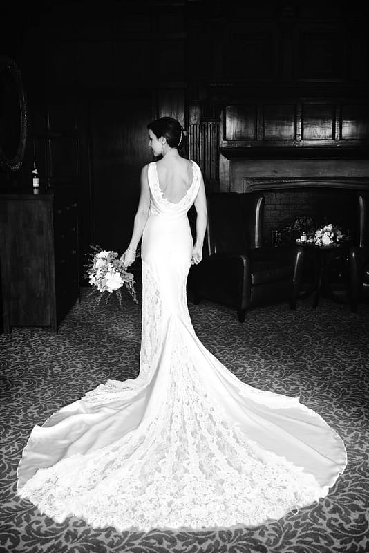 Image by <a class="text-p3" href="http://www.weddingsbynicolaandglen.com" target="_blank">www.weddingsbynicolaandglen.com</a>.