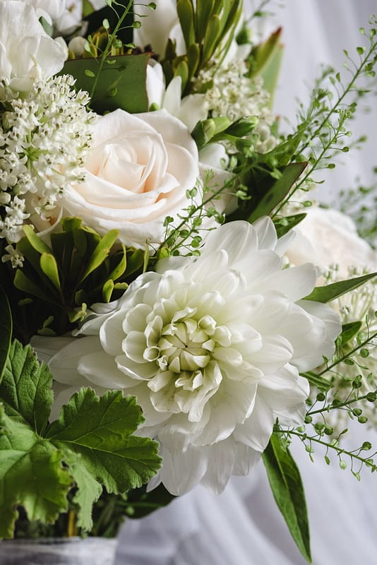 Image by <a class="text-p3" href="http://www.weddingsbynicolaandglen.com" target="_blank">www.weddingsbynicolaandglen.com</a>.