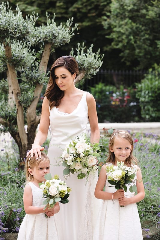 Image by <a class="text-p3" href="http://www.weddingsbynicolaandglen.com" target="_blank">www.weddingsbynicolaandglen.com</a>.