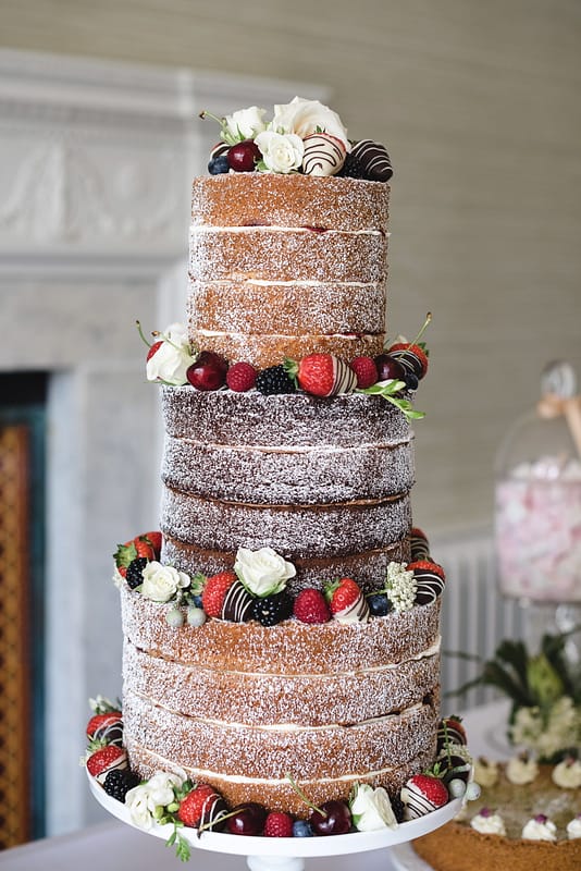 Image by <a class="text-p3" href="http://www.weddingsbynicolaandglen.com" target="_blank">www.weddingsbynicolaandglen.com</a>.