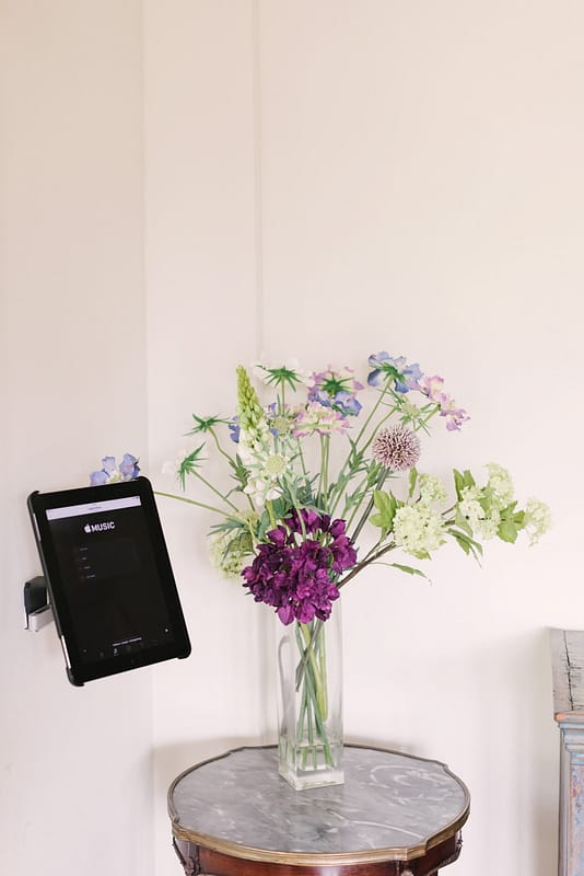 Image by <a class="text-p3" href="http://www.hannahduffy.com" target="_blank">Hannah Duffy Photography</a>.