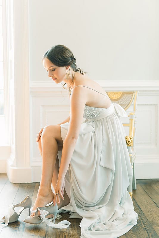 Image by <a class="text-p3" href="http://www.emmapilkingtonweddings.co.uk" target="_blank">Emma Pilkington</a>.