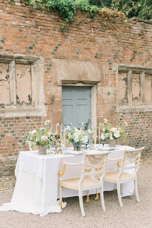 Image by <a class="text-p3" href="http://www.emmapilkingtonweddings.co.uk" target="_blank">Emma Pilkington</a>.
