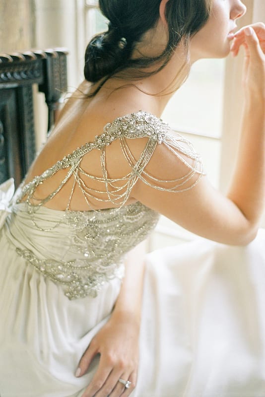 Image by <a class="text-p3" href="http://www.emmapilkingtonweddings.co.uk" target="_blank">Emma Pilkington</a>.