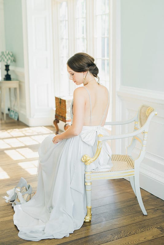 Image by <a class="text-p3" href="http://www.emmapilkingtonweddings.co.uk" target="_blank">Emma Pilkington</a>.